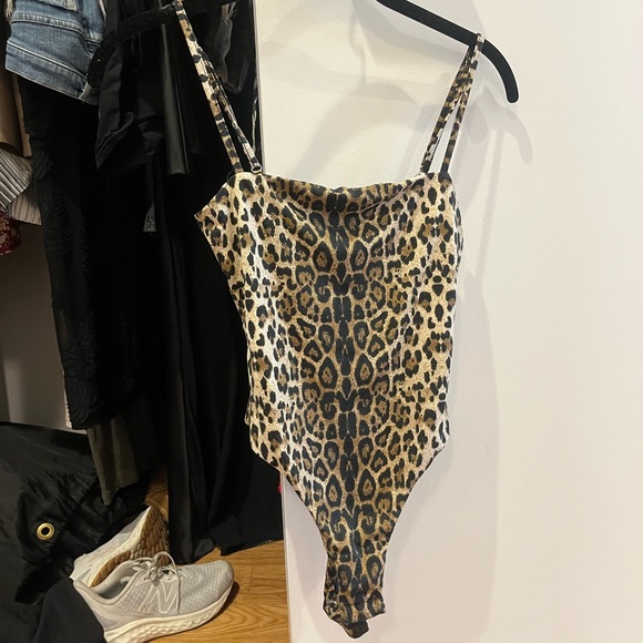 Cheetah bodysuit - Picture 3 of 3